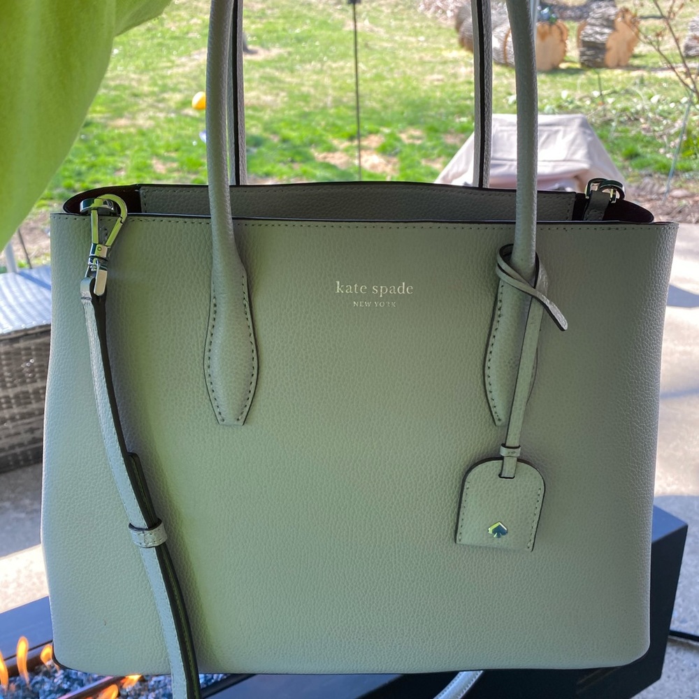 Kate Spade 	
eva medium zip top satchel
